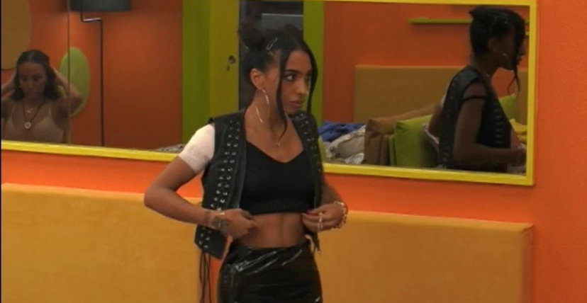 Perché Lulù del Grande Fratello Vip ha un cerotto sul braccio? Ecco il motivo preview