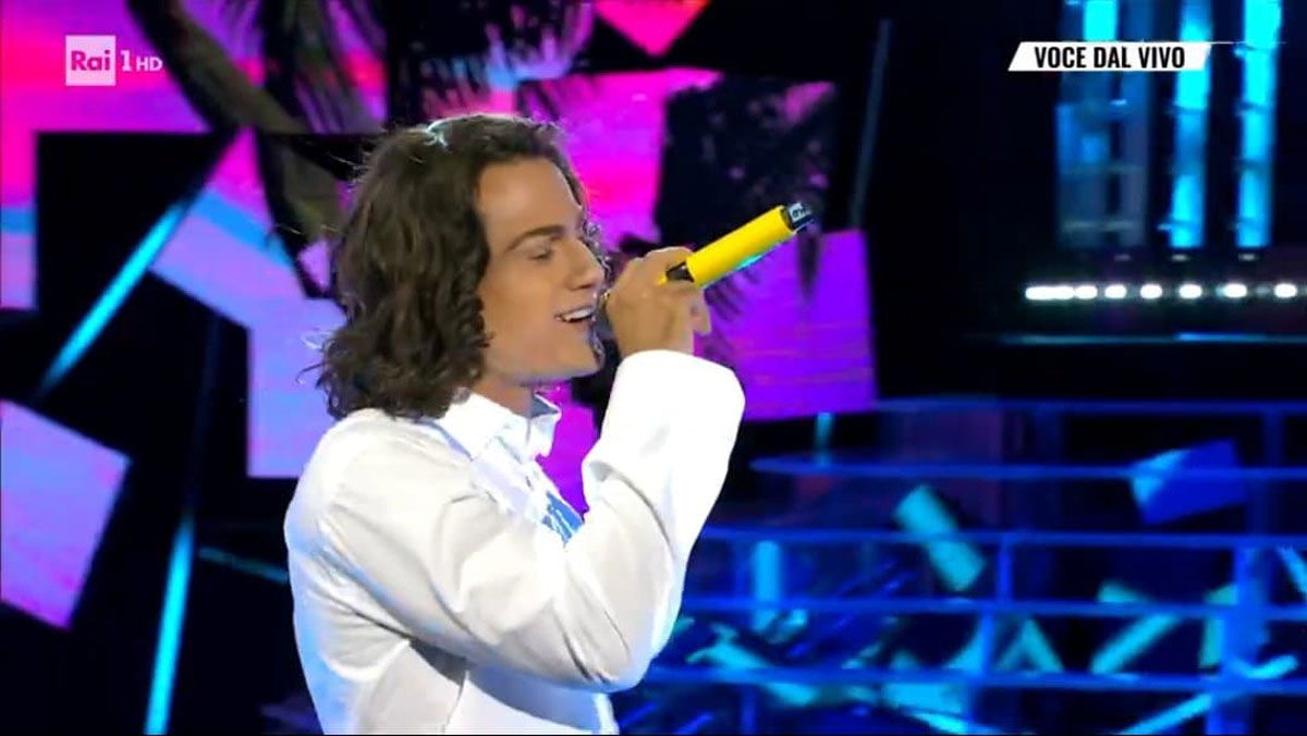 Pierpaolo Pretelli è Sangiovanni a Tale e Quale Show: l’intervento del cantante e di Giulia Salemi article-post