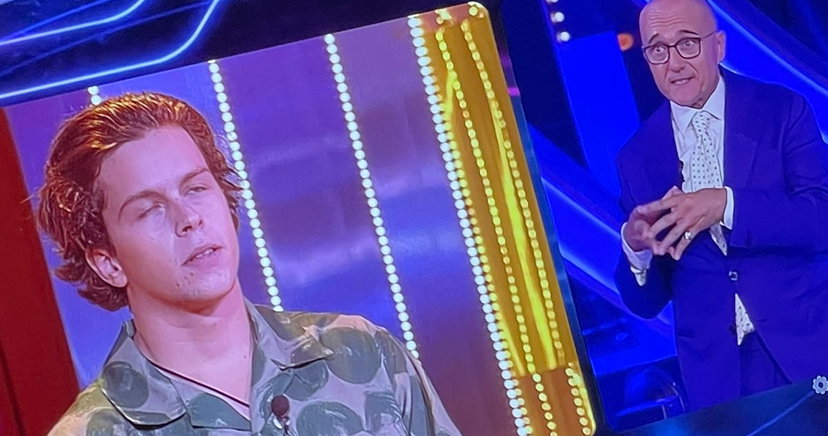 Signorini contro il politicamente corretto al GF Vip: il discorso che fa infuriare il web preview