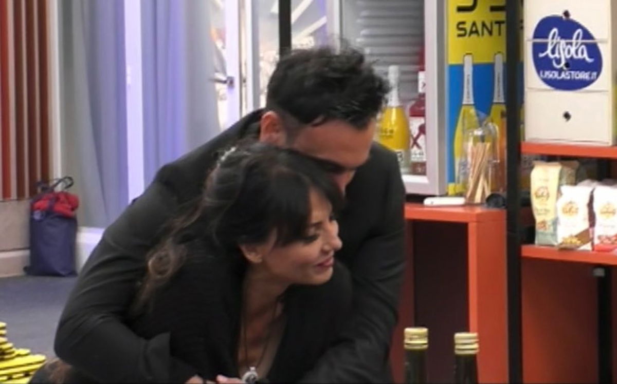 Nicola Pisu si è innamorato di Miriana Trevisan