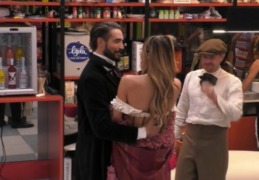 Alex Belli e Soleil Sorge si piacciono? La ex tuona: “Tradirai anche Delia, lei ti piace, ne sei attratto come una calamita!” preview