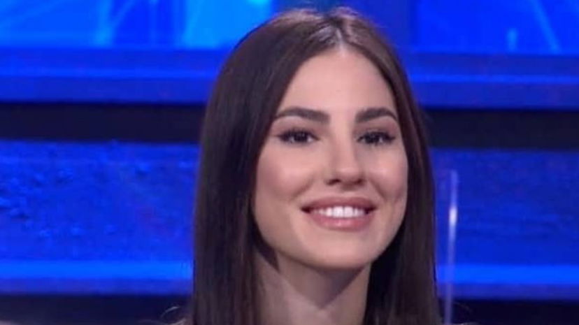 Giulia De Lellis verso Sanremo 2022? Amadeus vorrebbe farsi affiancare da due influencer article-post
