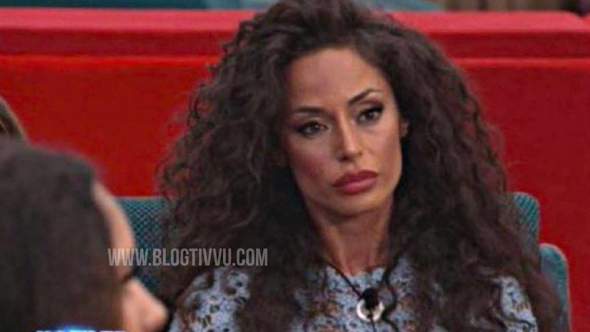 Raffaella Fico becca un vippone in bagno mentre si masturb*: Manila diffonde il nome, polemica sul web preview