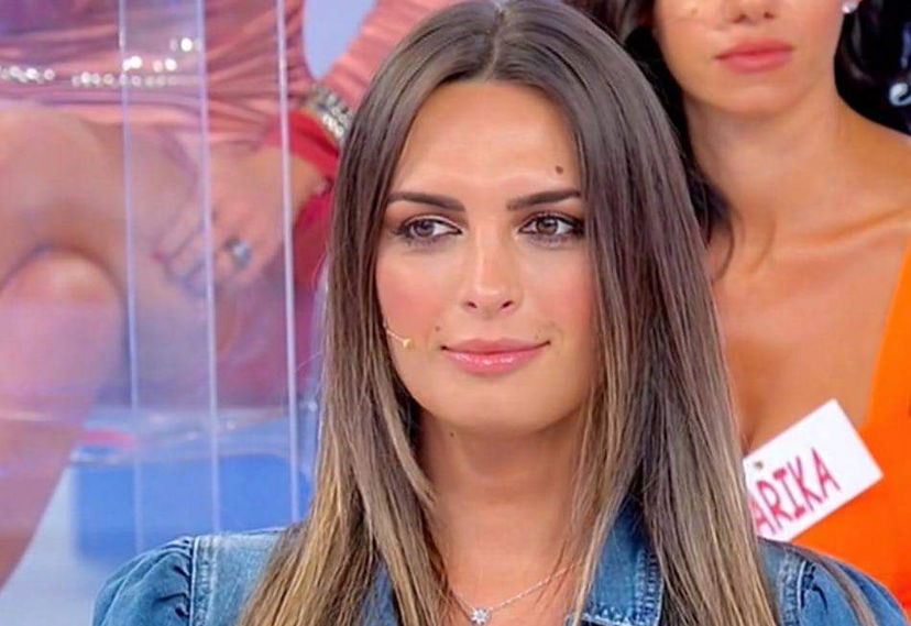 “Ho pensato di farla finita”, Andrea Nicole commuove tutti e bacia entrambi i corteggiatori – VIDEO preview