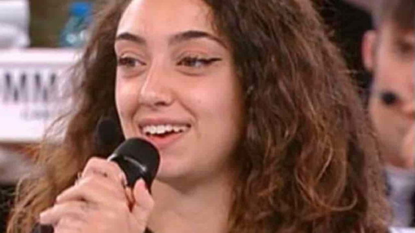 Amici 21, Sissi Cesana lascia il fidanzato per telefono: “Le piace quello!”, scoppia il toto-nome preview