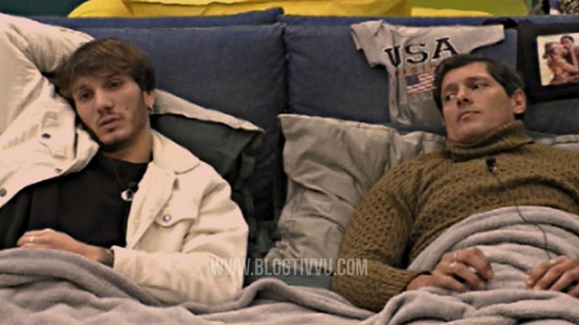 Manuel e Montano “avvisati” dall’esterno: le urla fuori dal GF Vip parlano chiaro – VIDEO preview