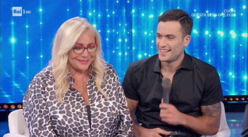 Incidente per Mara Venier, caduta a Domenica In: come sta e cosa è successo, Pierpaolo interviene – VIDEO preview