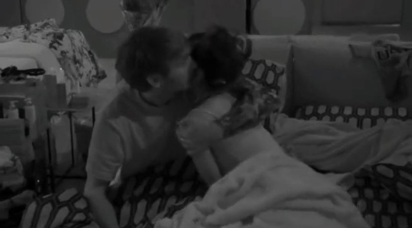 Manuel e Lulù, l’abbraccio che sancisce la pace: arrivederci oppure addio? – VIDEO preview