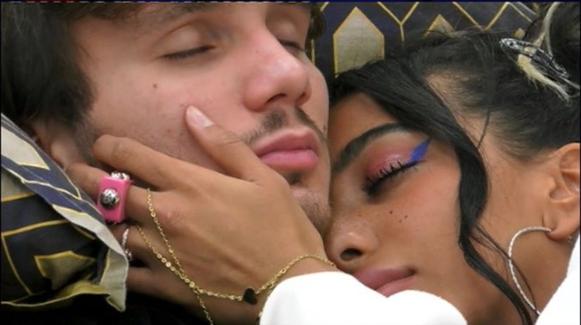 Manuel come non l’avete mai visto con Lulù: “Non l’ho mai fatto su una donna…” – VIDEO preview