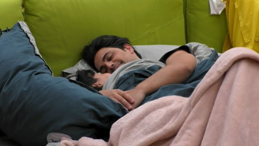 Miriana e Biagio: nuova “coppia” fake del GF Vip? Lei “elemosina il bacio” – VIDEO preview