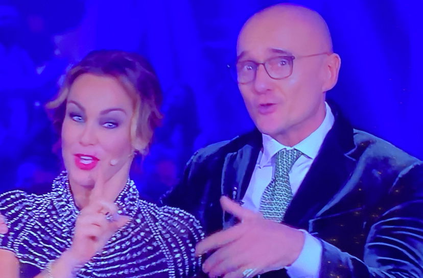 Lite Sonia Bruganelli e Signorini: ecco cosa sarebbe successo nel backstage – VIDEO preview