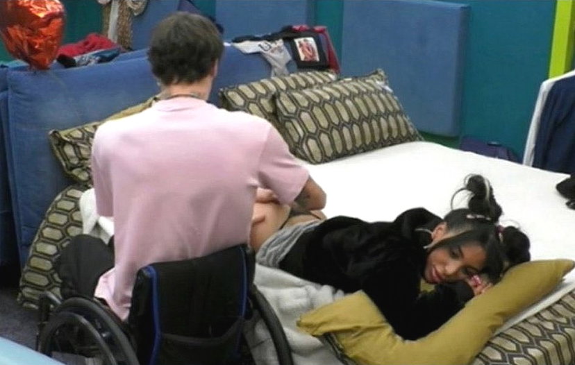 Manuel fa un massaggio “spinto” a Lulù: nuovo avvicinamento? La Casa del GF Vip mormora – VIDEO preview