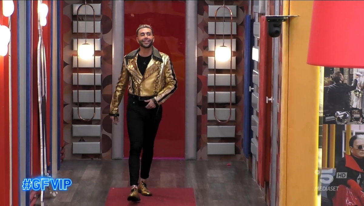 Giacomo Urtis parla d’amore al GF Vip: “Sono l’amante di uno fidanzato, mi vedevo con un Vip” article-post
