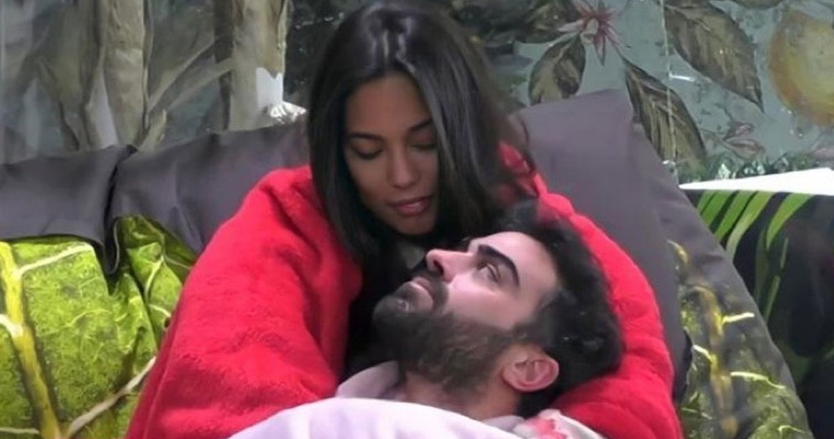 Federica dà un’altra possibilità a Gianmaria: baci sotto le coperte? article-post
