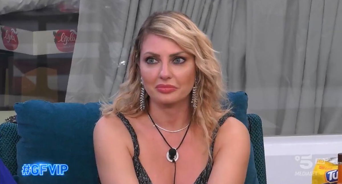 Ascolti Grande Fratello Vip 6, trentatreesima puntata: auditel del 10 gennaio, Signorini contro la fiction Rai article-post