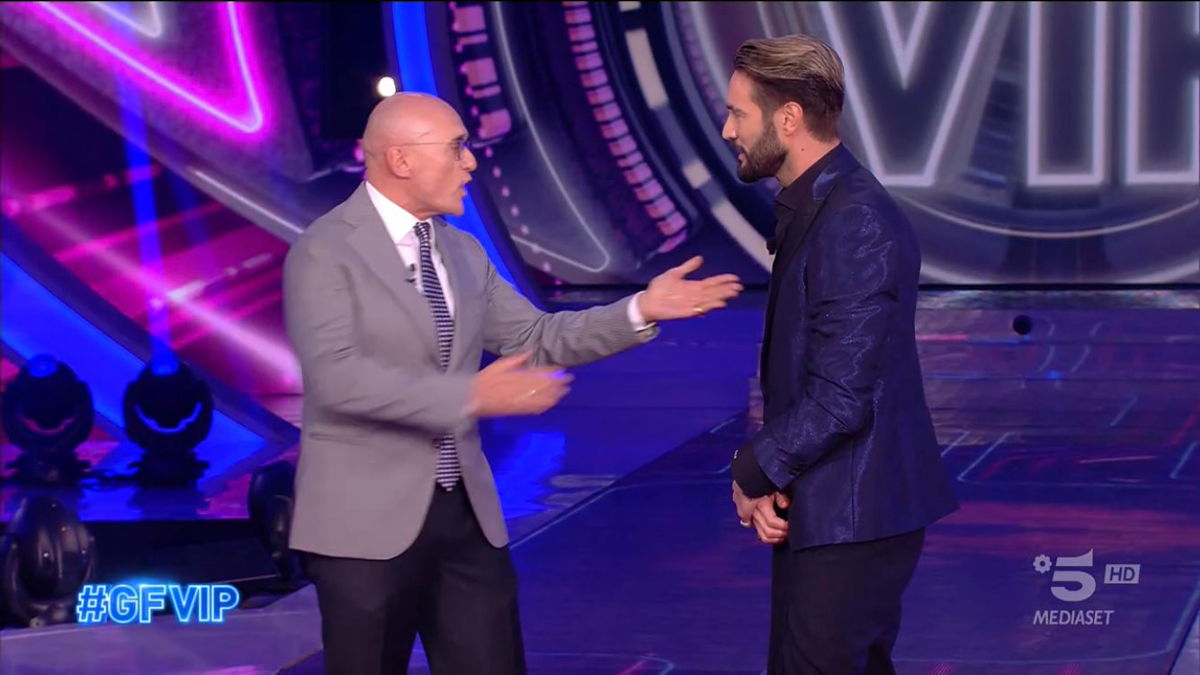 Alex Belli prende una decisione drastica dopo la diretta del GF Vip: “Game Over!”, ecco che succede article-post