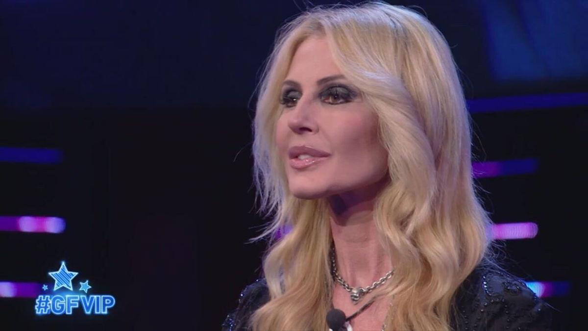 Lo scivolone omofobo di Nathaly Caldonazzo al GF Vip – VIDEO article-post