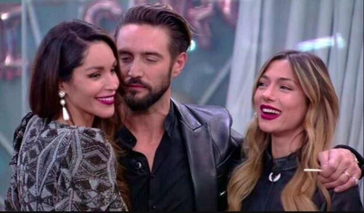 “Un grande letto e una casa dove vivere con Delia e Soleil”: la ‘pazza idea’ di Alex Belli secondo la gola profonda article-post