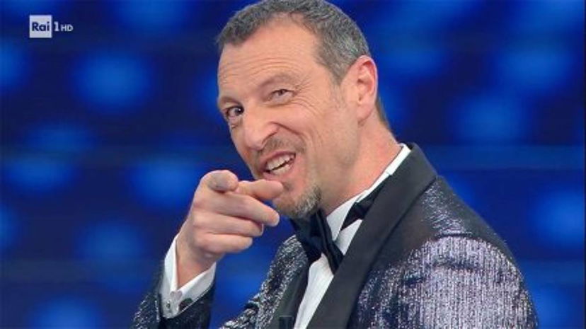 Sanremo 2022, Amadeus affiancato da 5 donne (ma un nome bomba potrebbe saltare) preview