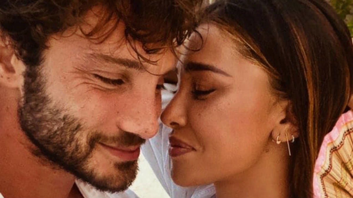 Belen Rodriguez rompe il silenzio su Stefano De Martino e svela con chi vive oggi article-post