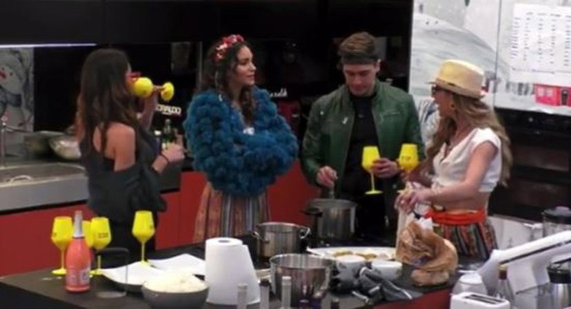 “Non scop*, non bevi, che cazz* fai nella vita?”: Jessica messa in imbarazzo da Soleil preview