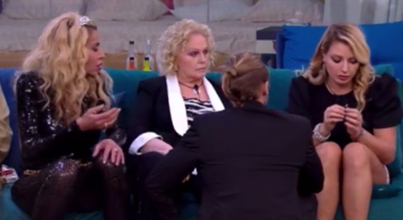 Katia sparla di Soleil con Manila dopo la puntata: “Non può continuare così!”, cadono le maschere? – VIDEO preview