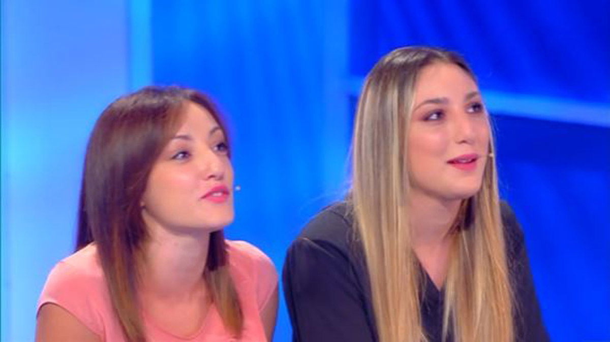C’è posta per te, Raffaella e Sara: lite col papà che chiude la busta, Maria De Filippi sbotta article-post