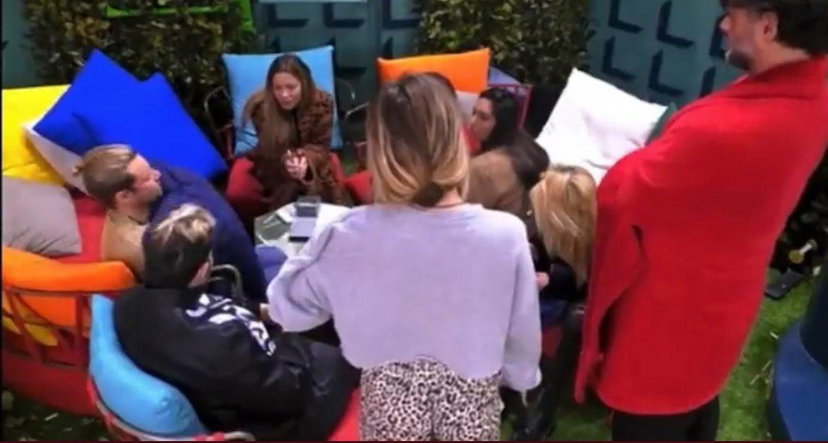 “Alex e Delia due bugiardi”, urla fuori dal GF Vip: la reazione di Soleil – VIDEO preview