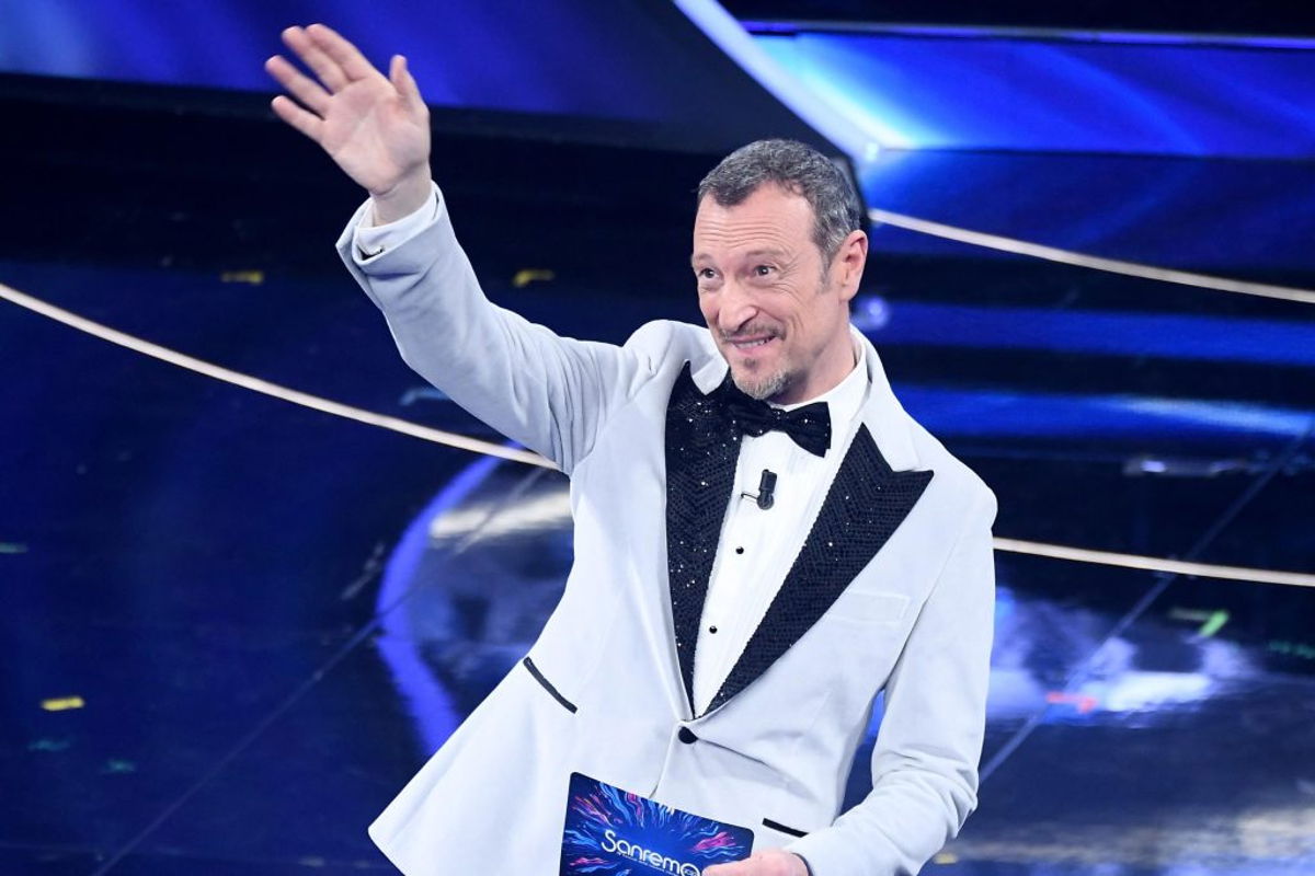 Amadeus commenta il FantaSanremo dei cantanti: ecco cosa pensa del gioco article-post