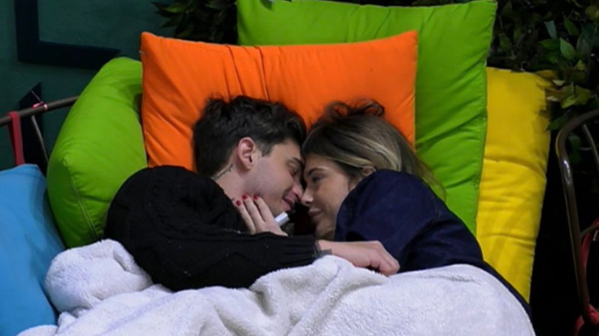 Sophie “mezza svenuta”, il racconto di Alessandro: la regia del GF Vip stacca – VIDEO article-post