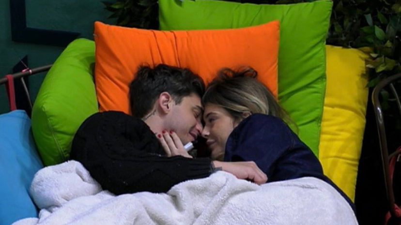 Sophie “mezza svenuta”, il racconto di Alessandro: la regia del GF Vip stacca – VIDEO preview