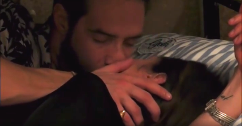 Delia Duran piange al GF Vip: Alex Belli la consola e “scatta” la passione, limoni artistici della ritrovata pace? – VIDEO preview