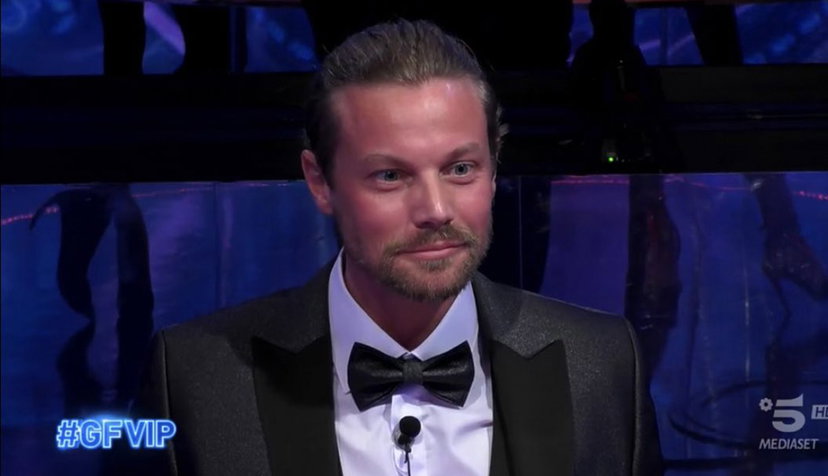 “Non mi prendi in giro così!”, Davide sbotta contro Soleil e annuncia lo scontro preview