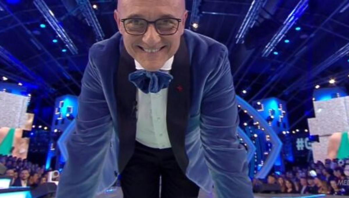 Grande Fratello Vip, arriva la versione “nip”? L’indiscrezione e una conferma: Signorini ancora al timone article-post