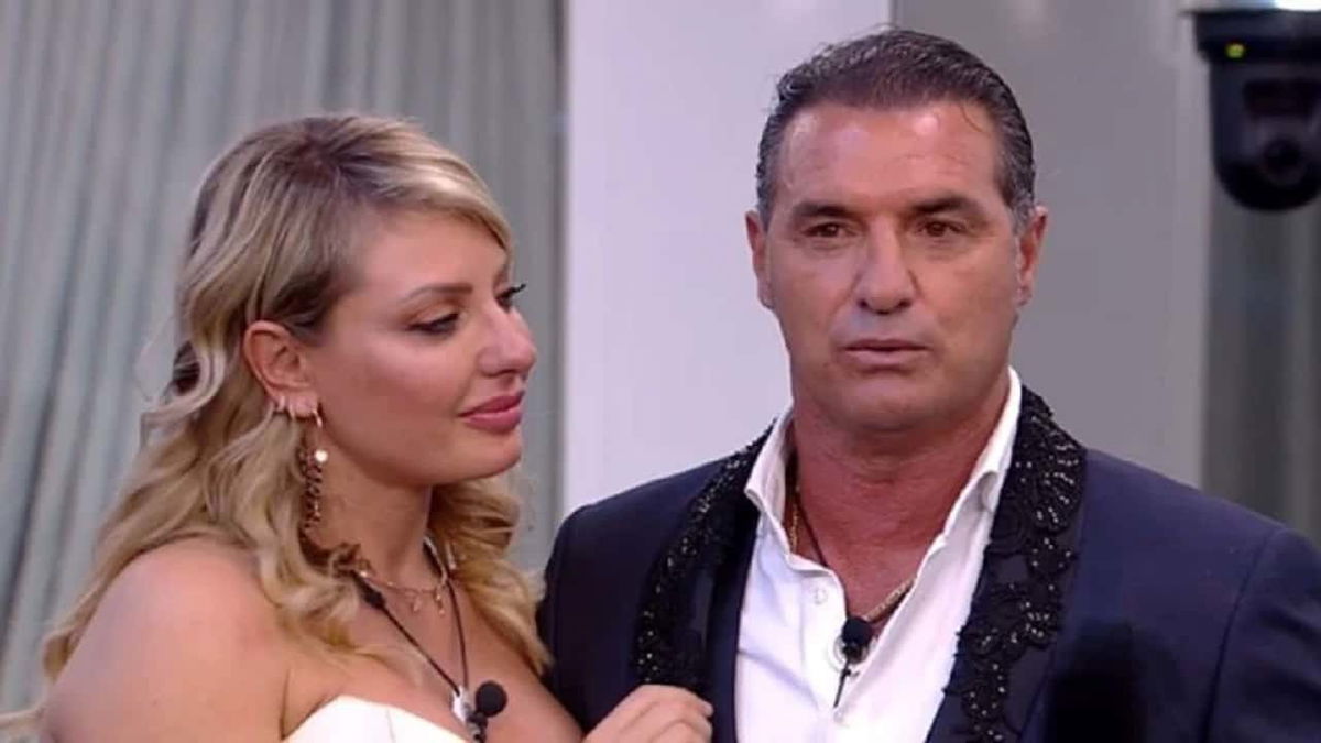 San Valentino al Grande Fratello Vip: niente video per Manila da parte di Lorenzo, la reazione article-post