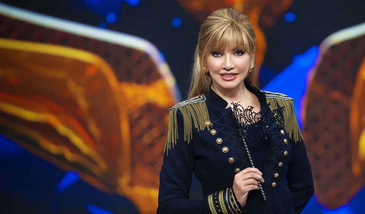 Guerra Russia-Ucraina, Rai1: salta Il Cantante Mascherato, palinsesto stravolto article-post