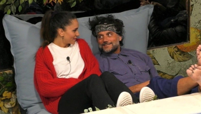 Barù “ciuccia” la maglietta di Jessica: “Hai il capezzolo duro”, la reazione di Basciano e Sophie – VIDEO preview