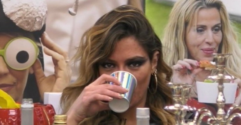 “Pezzo di merd*!”: insulti fuori dal GF Vip, la rivelazione di Soleil – VIDEO preview