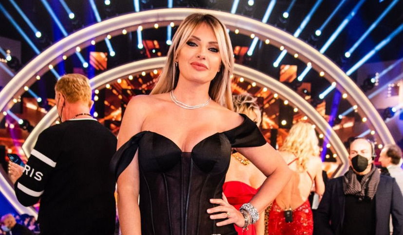 Manila Nazzaro scopre che al GF Vip la chiamavano “lavapiatti”: ecco la sua perfetta reazione preview