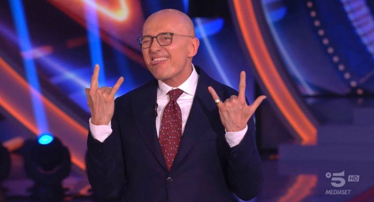 Ascolti Grande Fratello Vip, 47esima puntata del 7 marzo: Signorini “bastona” la fiction di Rai1 article-post