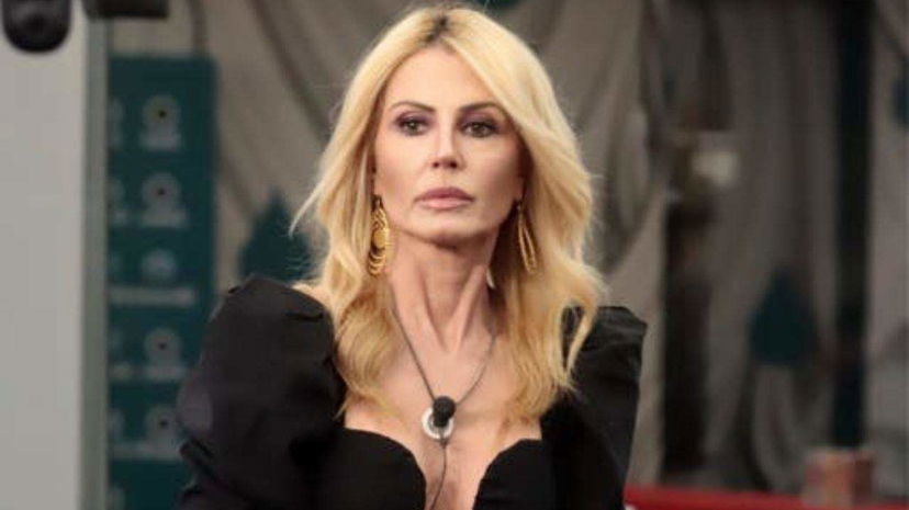 Nathaly Caldonazzo “demolisce” un ex concorrente del Grande Fratello Vip: “Pugnalata alle spalle, mi ha ferito molto” preview