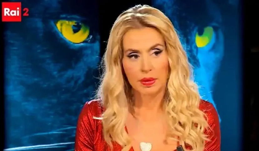 “Mia madre mi fece abortire a mia insaputa”: Valeria Marini inedita a Belve svela un retroscena shock preview