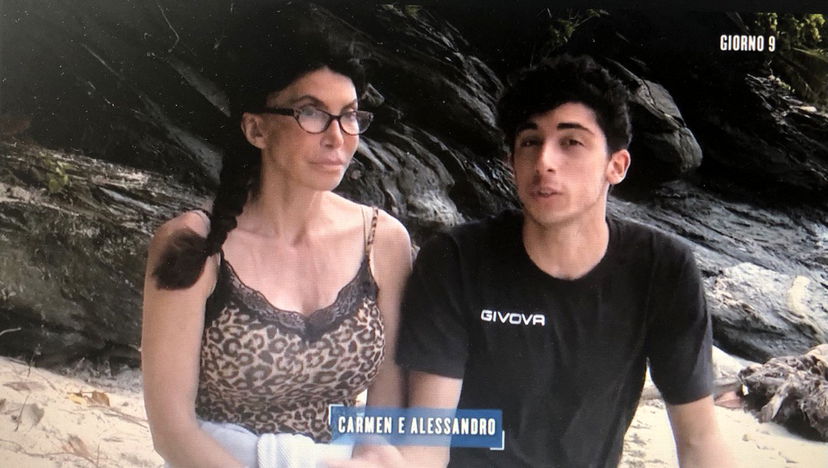 “Non vi vogliamo, egoisti!”: naufraghi contro Carmen Di Pietro e Alessandro, cosa è successo preview