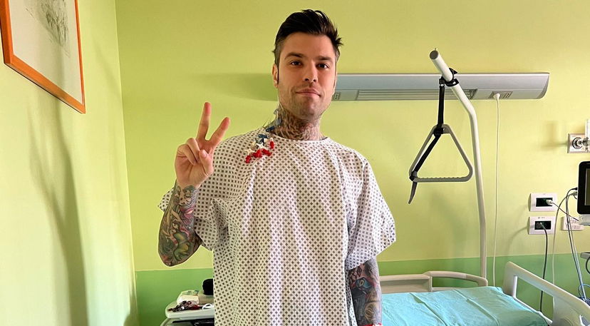 Fedez operato di tumore al pancreas, intervento di sei ore: “Non vedo l’ora di tornare dai miei figli” – FOTO preview