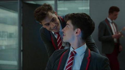 Elite, André Lamoglia parla del rapporto con Manu Rios e svela dei retroscena bollenti sulle scene hot preview