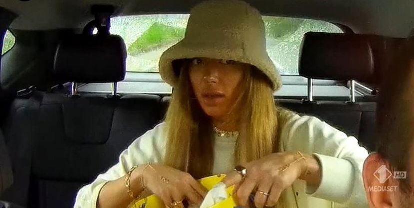 Soleil Sorge svela cosa ne pensa di Alex Belli (convinta di non essere ripresa) – VIDEO preview