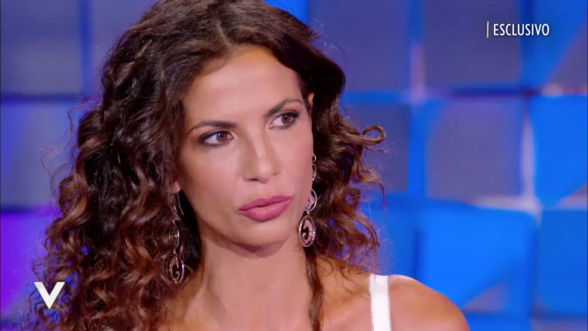 Roberta Morise svela quanti chili ha perso all’Isola e lancia una frecciatina alla Rai article-post