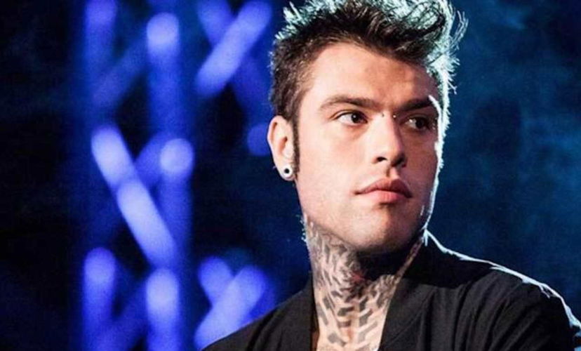 Fedez torna a casa: sarà ancora giudice di X Factor e lo annuncia con un video emozionante preview