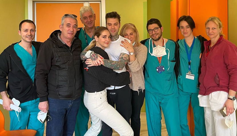 Fedez e il tumore, cure e rischio recidive: parla il chirurgo che lo ha operato preview