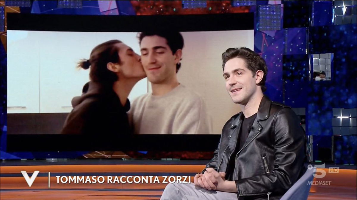 Tommaso Zorzi parla della storia d’amore con Stanzani: “Voglio stare con lui per un sacco di tempo!” article-post